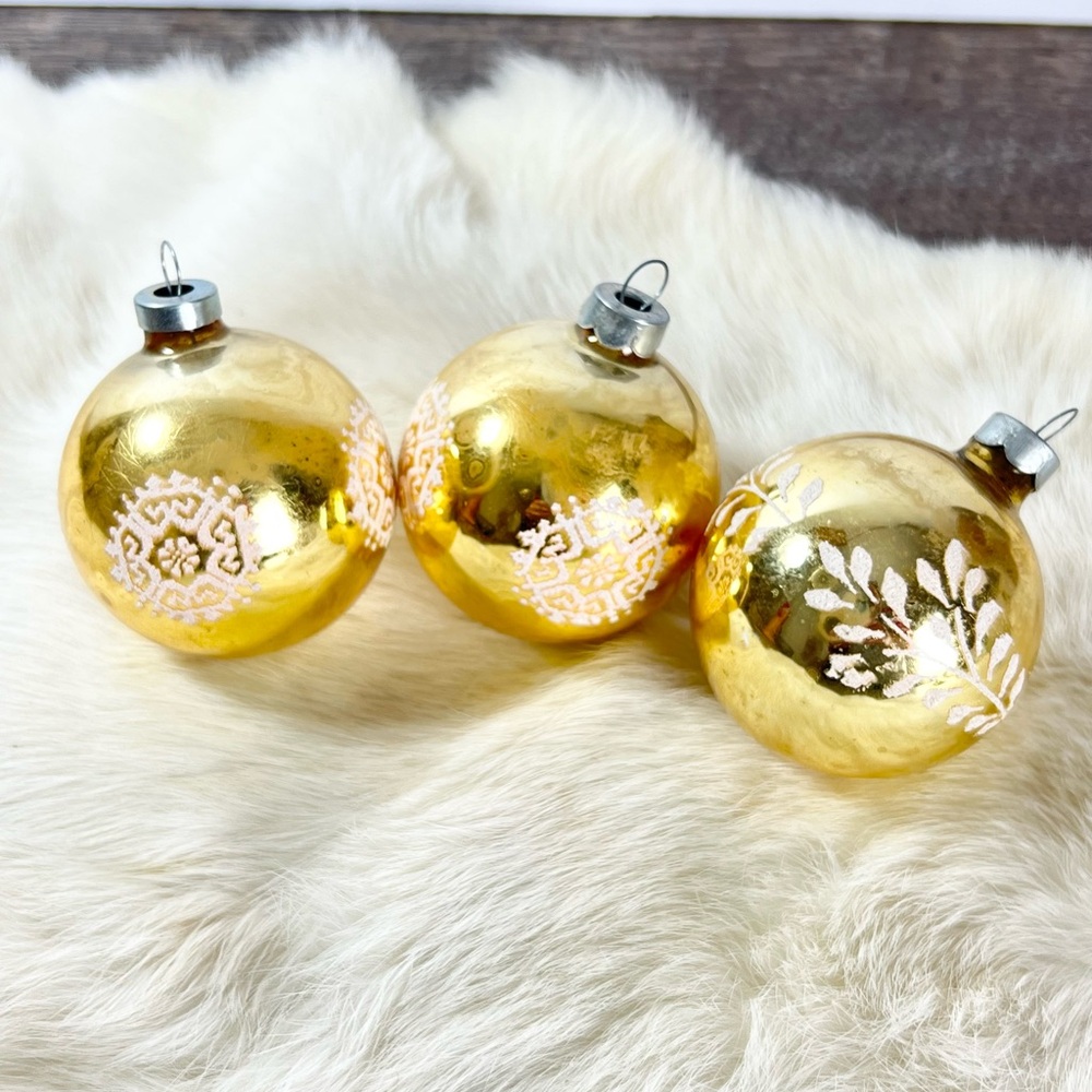 Lot of 3 Vintage Christmas Ornament USA White Mica Stencil Gold‎ holidays